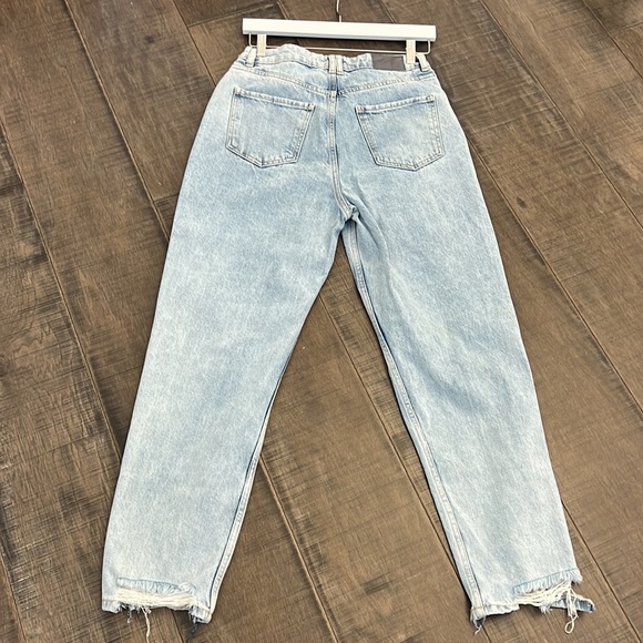 AS NEW ZARA HIGH WAIST MOM JEANS SIZE 8 - Picture 16 of 16